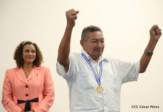 Alcaldía de Managua entrega orden Alexis Argüello a personalidades deportivas
