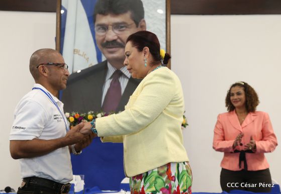 Alcaldía de Managua entrega orden Alexis Argüello a personalidades deportivas