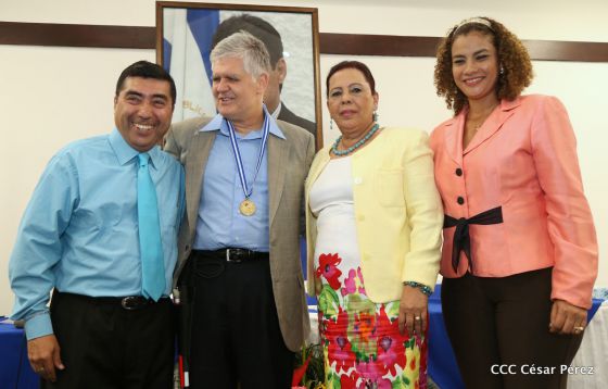 Alcaldía de Managua entrega orden Alexis Argüello a personalidades deportivas