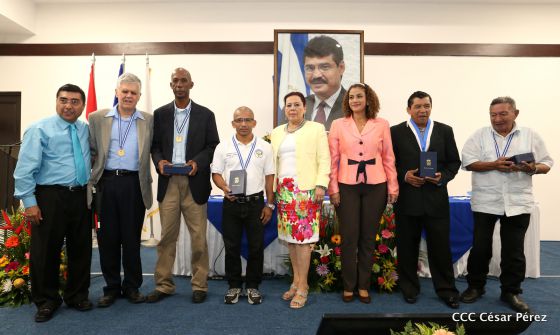 Alcaldía de Managua entrega orden Alexis Argüello a personalidades deportivas