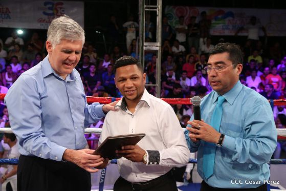 Velada boxística en homenaje a Alexis Argüello