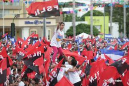 Daniel y Rosario celebran el 37 Aniversario del Repliegue Táctico a Masaya