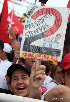 Presidente Daniel y Compañera Rosario en 37 Aniversario del Repliegue a Masaya