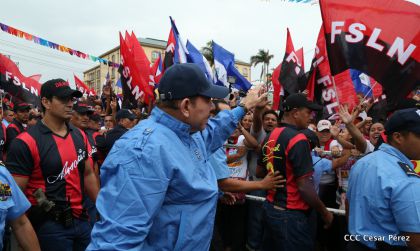Presidente Daniel y Compañera Rosario en 37 Aniversario del Repliegue a Masaya