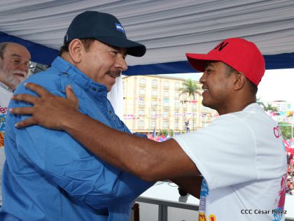 Presidente Daniel y Compañera Rosario en 37 Aniversario del Repliegue a Masaya