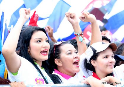 Presidente Daniel y Compañera Rosario en 37 Aniversario del Repliegue a Masaya