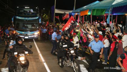 Presidente Daniel y Compañera Rosario en 37 Aniversario del Repliegue a Masaya