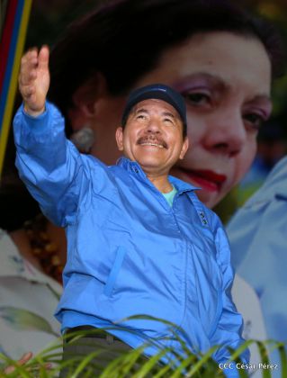 Presidente Daniel y Compañera Rosario en 37 Aniversario del Repliegue a Masaya