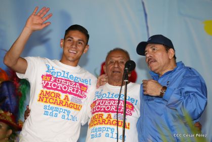 Presidente Daniel y Compañera Rosario en 37 Aniversario del Repliegue a Masaya