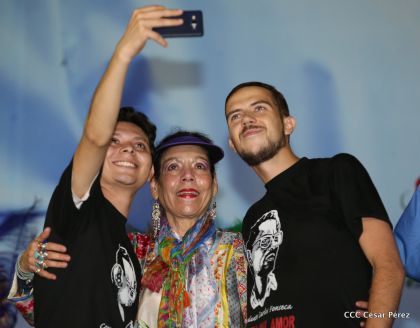 Presidente Daniel y Compañera Rosario en 37 Aniversario del Repliegue a Masaya