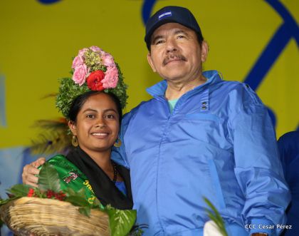 Presidente Daniel y Compañera Rosario en 37 Aniversario del Repliegue a Masaya