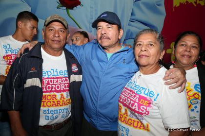 Presidente Daniel y Compañera Rosario en 37 Aniversario del Repliegue a Masaya