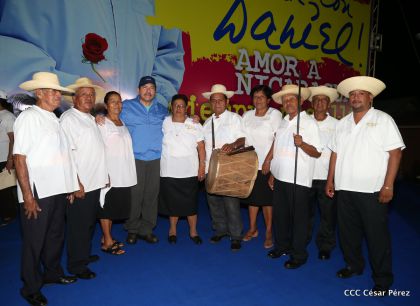 Presidente Daniel y Compañera Rosario en 37 Aniversario del Repliegue a Masaya