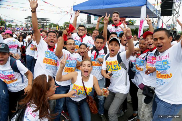 Presidente Daniel y Compañera Rosario en 37 Aniversario del Repliegue a Masaya