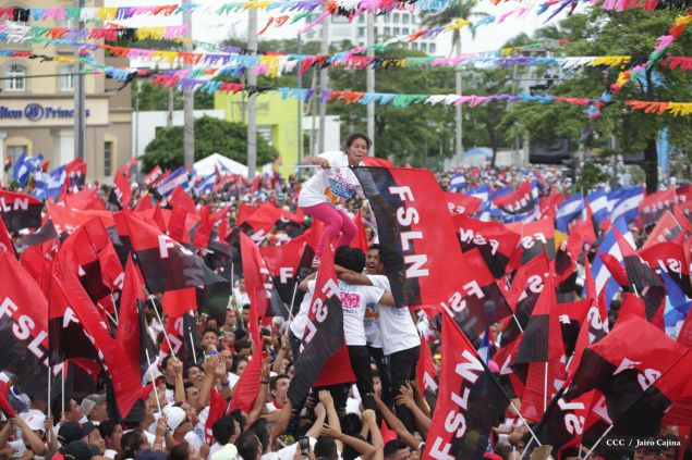 Presidente Daniel y Compañera Rosario en 37 Aniversario del Repliegue a Masaya