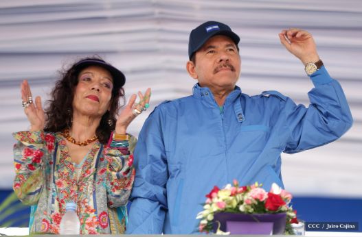 Presidente Daniel y Compañera Rosario en 37 Aniversario del Repliegue a Masaya