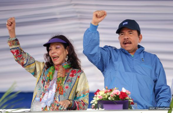 Presidente Daniel y Compañera Rosario en 37 Aniversario del Repliegue a Masaya