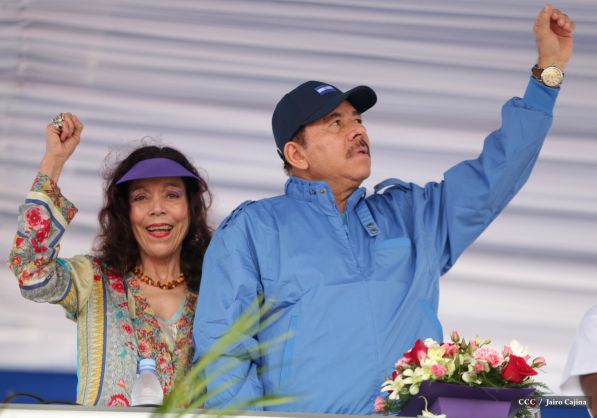 Presidente Daniel y Compañera Rosario en 37 Aniversario del Repliegue a Masaya