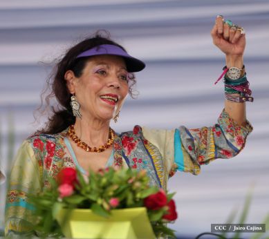 Presidente Daniel y Compañera Rosario en 37 Aniversario del Repliegue a Masaya