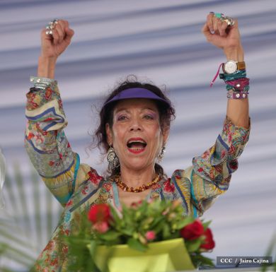 Presidente Daniel y Compañera Rosario en 37 Aniversario del Repliegue a Masaya