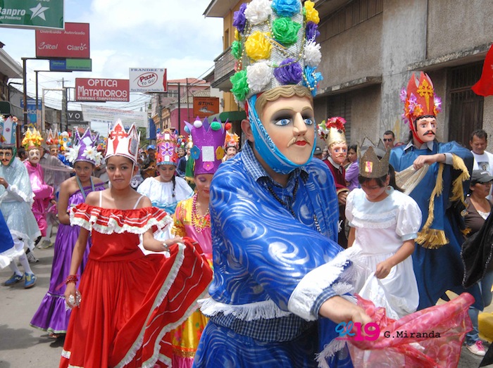 Tope de Santos en Carazo