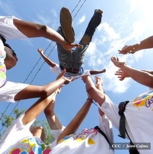 Juventud, Adelante con Daniel!