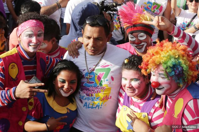 Juventud, Adelante con Daniel!