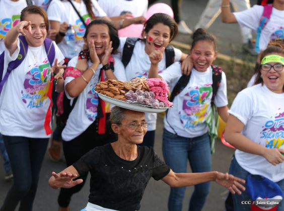 Juventud, Adelante con Daniel!