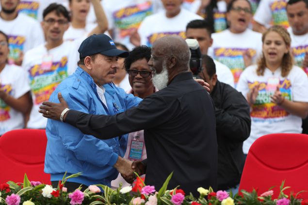 Daniel y Rosario celebran el 37 Aniversario de la Revolución Popular Sandinista