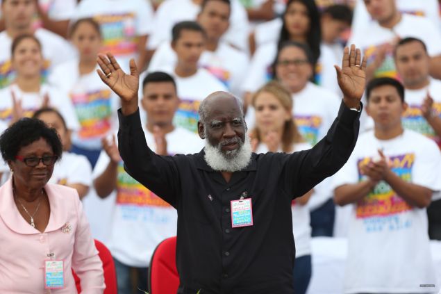 Daniel y Rosario celebran el 37 Aniversario de la Revolución Popular Sandinista