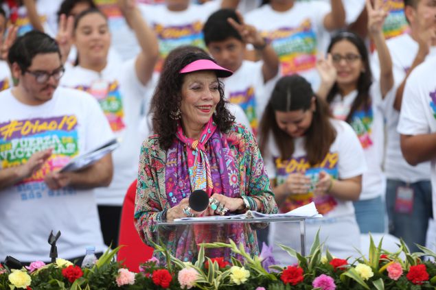 Daniel y Rosario celebran el 37 Aniversario de la Revolución Popular Sandinista