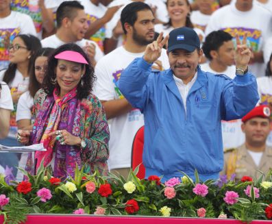 Daniel y Rosario celebran el 37 Aniversario de la Revolución Popular Sandinista