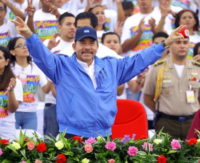 Daniel y Rosario celebran el 37 Aniversario de la Revolución Popular Sandinista