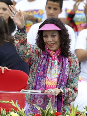 Daniel y Rosario celebran el 37 Aniversario de la Revolución Popular Sandinista