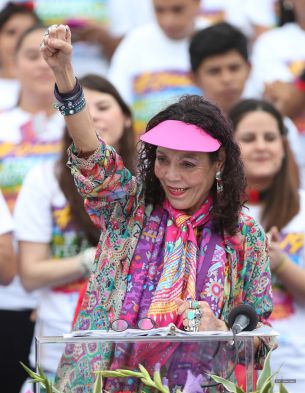 Daniel y Rosario celebran el 37 Aniversario de la Revolución Popular Sandinista