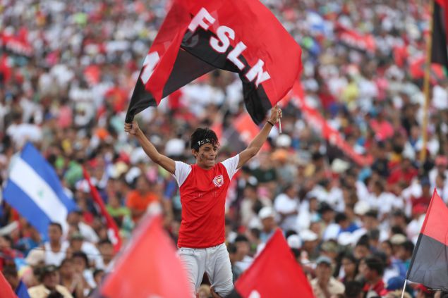 Daniel y Rosario celebran el 37 Aniversario de la Revolución Popular Sandinista