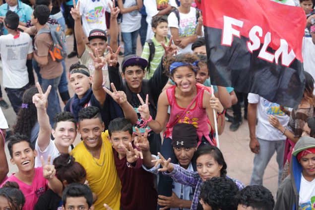Daniel y Rosario celebran el 37 Aniversario de la Revolución Popular Sandinista