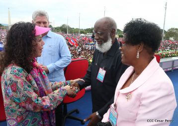 Daniel y Rosario celebran el 37 Aniversario de la Revolución Popular Sandinista