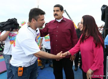 Daniel y Rosario celebran el 37 Aniversario de la Revolución Popular Sandinista