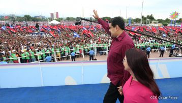 Daniel y Rosario celebran el 37 Aniversario de la Revolución Popular Sandinista