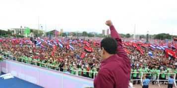 Daniel y Rosario celebran el 37 Aniversario de la Revolución Popular Sandinista