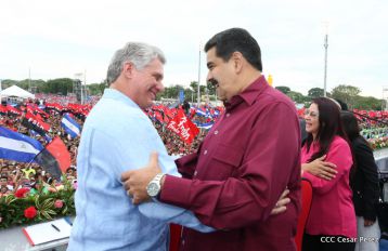 Daniel y Rosario celebran el 37 Aniversario de la Revolución Popular Sandinista