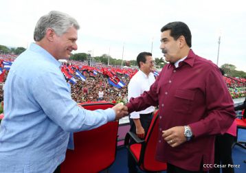 Daniel y Rosario celebran el 37 Aniversario de la Revolución Popular Sandinista