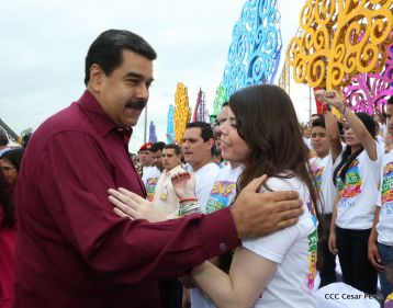 Daniel y Rosario celebran el 37 Aniversario de la Revolución Popular Sandinista