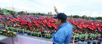 Daniel y Rosario celebran el 37 Aniversario de la Revolución Popular Sandinista