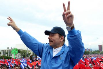 Daniel y Rosario celebran el 37 Aniversario de la Revolución Popular Sandinista