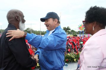 Daniel y Rosario celebran el 37 Aniversario de la Revolución Popular Sandinista