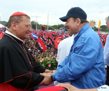 Daniel y Rosario celebran el 37 Aniversario de la Revolución Popular Sandinista
