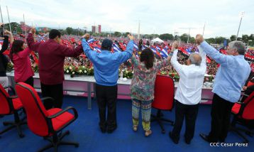 Daniel y Rosario celebran el 37 Aniversario de la Revolución Popular Sandinista