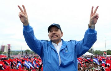 Daniel y Rosario celebran el 37 Aniversario de la Revolución Popular Sandinista